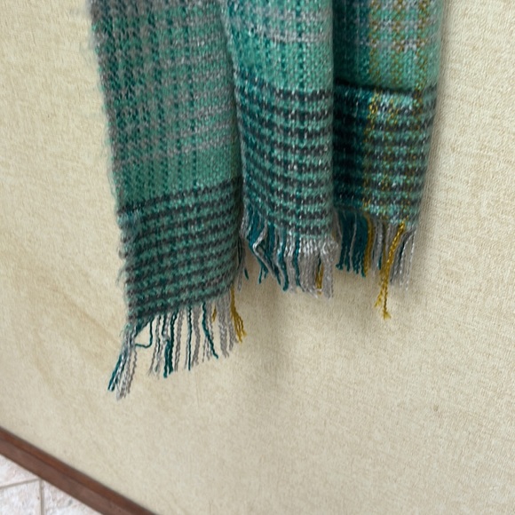 Ladies Winter Scarfs - Picture 7 of 8